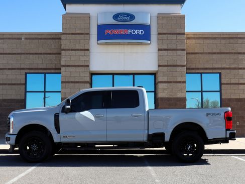New 2026 Ford F250 Lariat w/ Black Appearance Package image 9