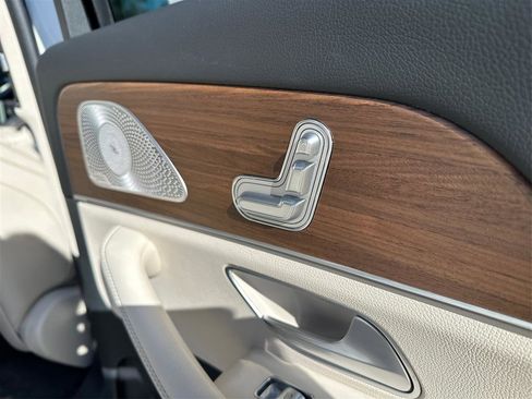 Used 2023 Mercedes-Benz GLS 450 4MATIC w/ AMG Line Exterior image 46