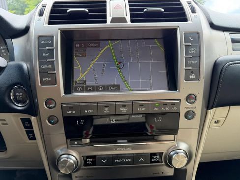 Used 2020 Lexus GX 460 Premium w/ Premium Package AWD/4WD image 19