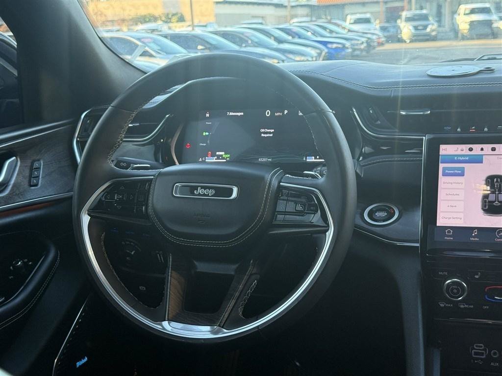 Used 2023 Jeep Grand Cherokee Overland AWD/4WD image 26