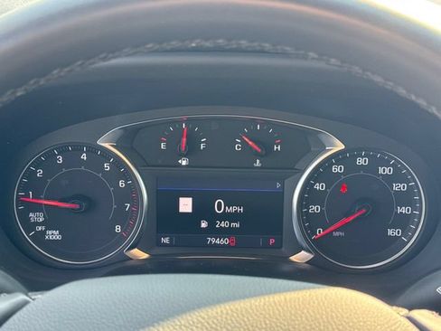 Used 2023 GMC Acadia SLT FWD image 15