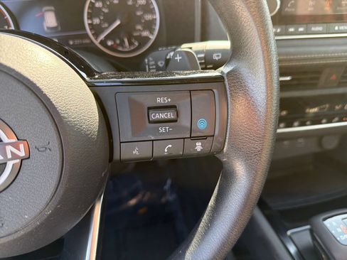 Certified 2023 Nissan Rogue SV FWD image 13