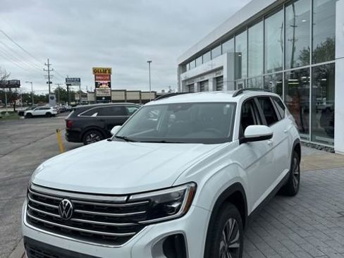 Used 2024 Volkswagen Atlas SE AWD/4WD image 18
