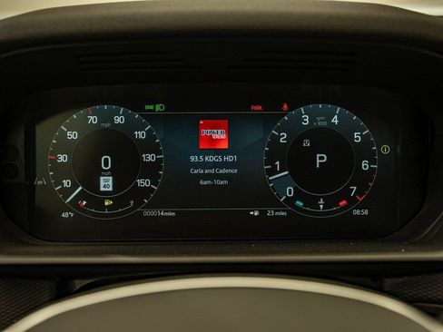 New 2026 Land Rover Discovery Dynamic SE image 23