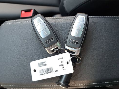 Used 2024 Audi Q4 e-tron Premium Plus image 40