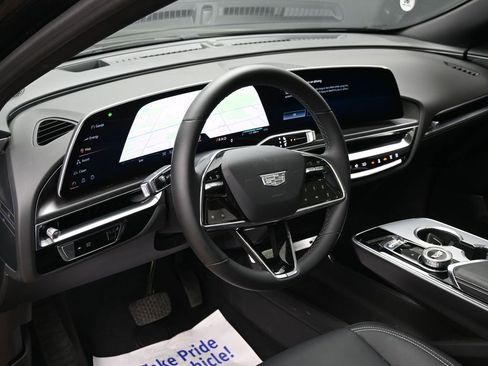 Used 2024 Cadillac Lyriq Tech image 17