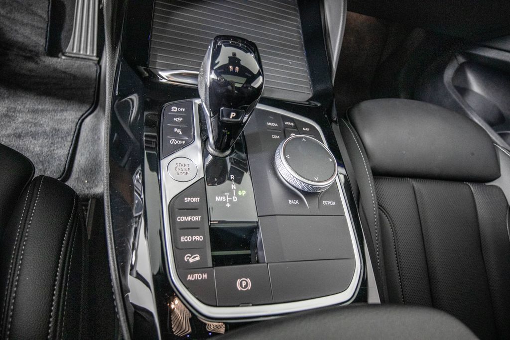 Used 2024 BMW X4 xDrive30i w/ Parking Assistance Package AWD/4WD image 27