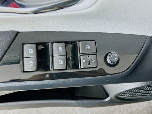 Used 2016 Toyota Prius Two image 15