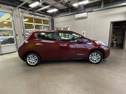 Used 2016 Nissan Leaf S w/ Charger Package FWD image 6