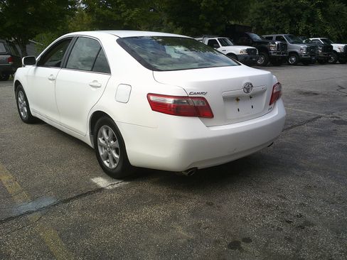 Used 2007 Toyota Camry LE FWD image 7