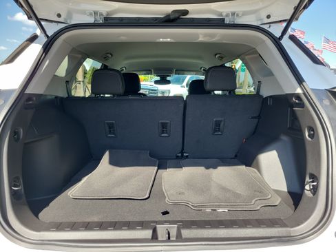 Used 2023 GMC Terrain SLE FWD image 15