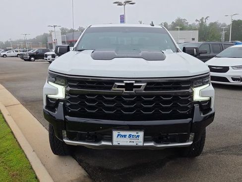 Used 2024 Chevrolet Silverado 1500 ZR2 w/ Technology Package AWD/4WD image 2
