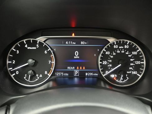 Used 2024 Nissan Altima 2.5 SV FWD image 15