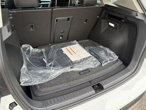 New 2026 Volkswagen Taos SEL image 30