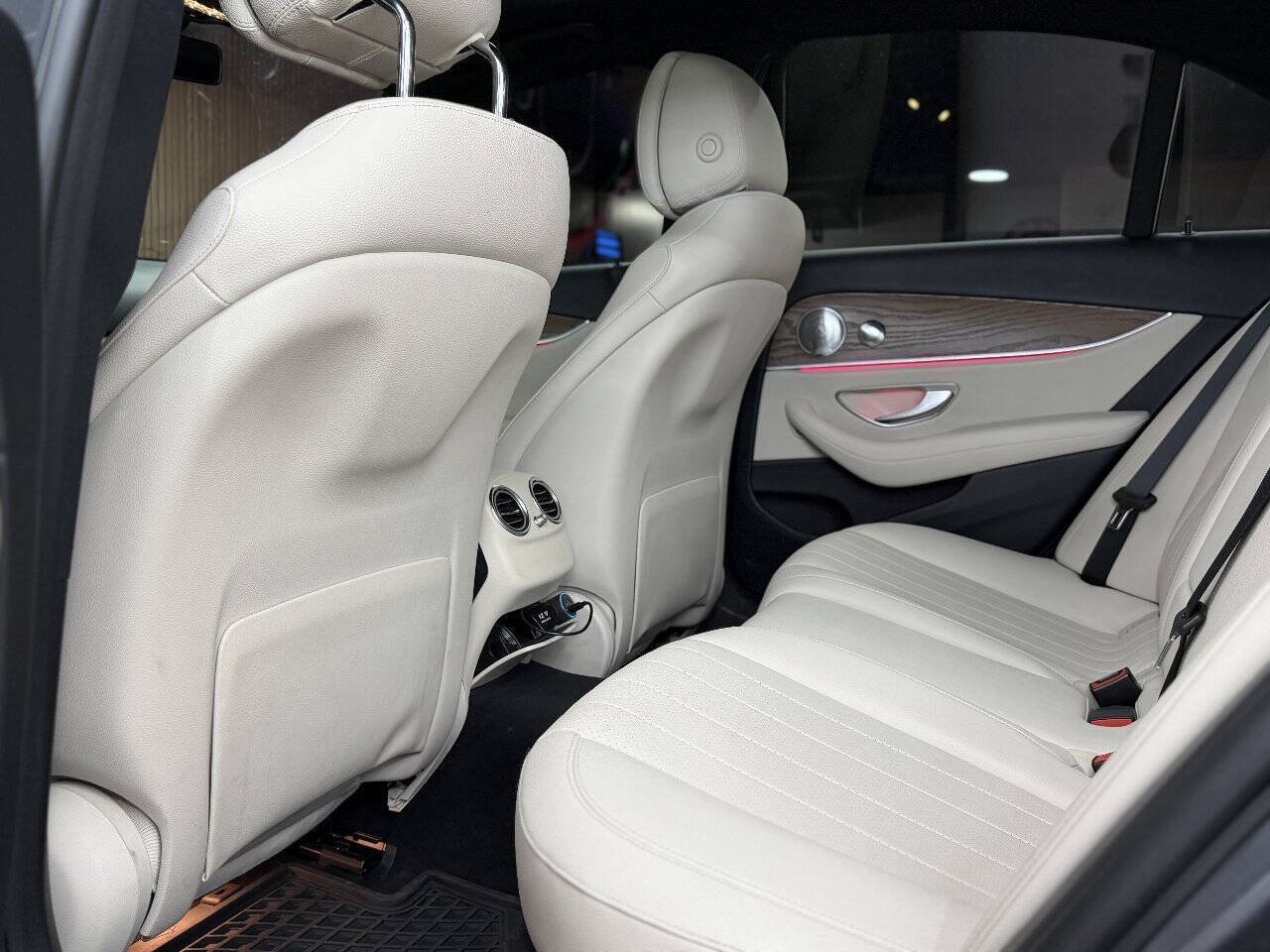 Used 2017 Mercedes-Benz E 300 4MATIC image 16