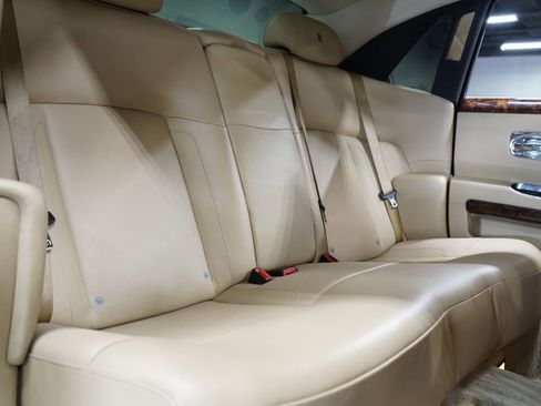 Used 2010 Rolls-Royce Ghost RWD image 39