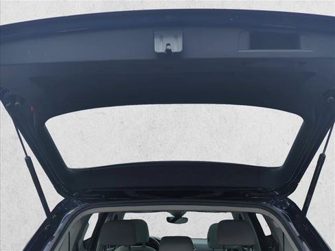 Used 2023 Volkswagen Tiguan SE FWD image 12