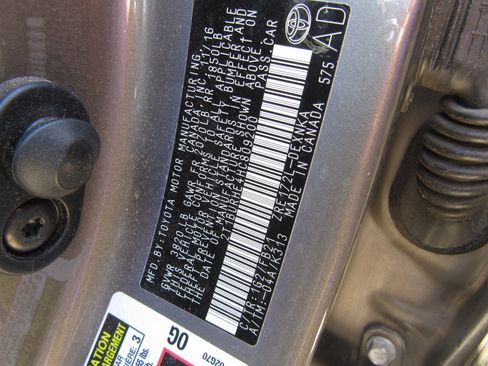 Used 2017 Toyota Corolla LE FWD image 6