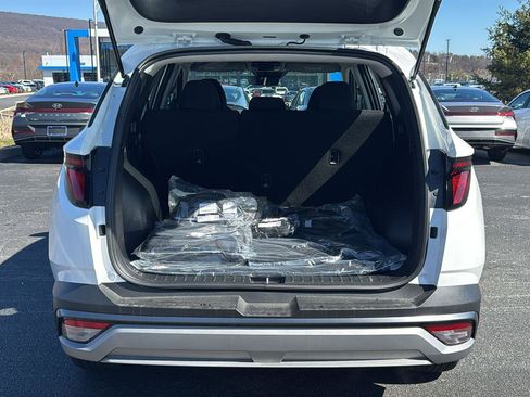 New 2026 Hyundai Tucson SE image 7