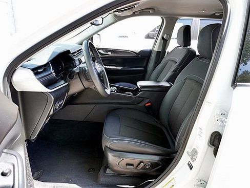 Certified 2023 Jeep Grand Cherokee L Laredo RWD image 14
