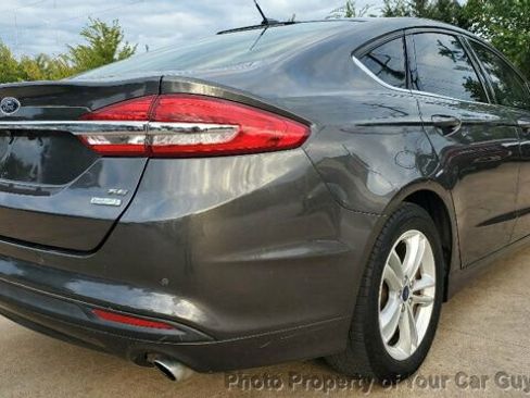 Used 2018 Ford Fusion SE w/ Fusion SE Technology Package image 14