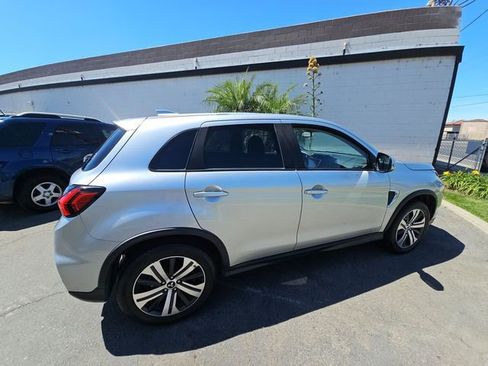 Used 2021 Mitsubishi Outlander Sport SE image 3