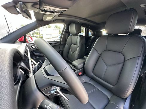 Certified 2026 Porsche Macan AWD/4WD image 5