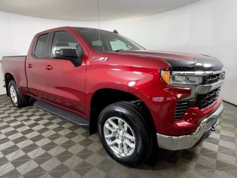 Used 2024 Chevrolet Silverado 1500 LT AWD/4WD image 2
