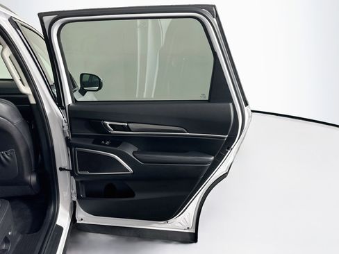 Used 2025 Kia Telluride S FWD image 33