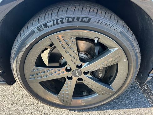 Used 2025 Genesis GV70 2.5T w/ Sport Prestige Package image 11