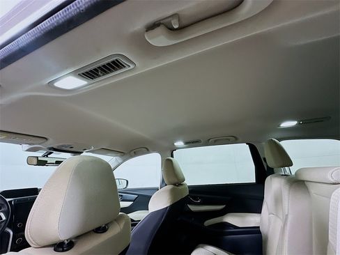 Used 2022 Subaru Ascent Premium w/ Convenience Package image 13