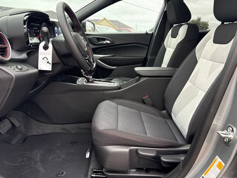 New 2026 Chevrolet Trax RS w/ Sunroof Package FWD image 13