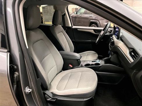 Used 2022 Ford Escape SE w/ Cold Weather Package image 11