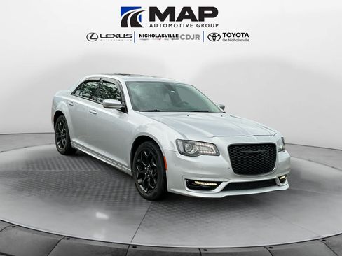 Used 2021 Chrysler 300 Touring L w/ Popular Equipment Group AWD/4WD image 7