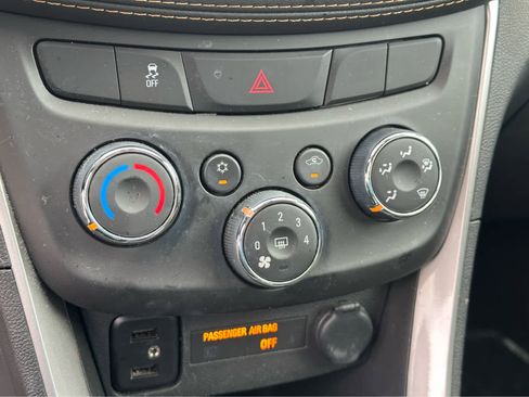 Used 2022 Chevrolet Trax LT w/ Sport Edition AWD/4WD image 16