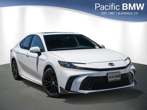 Used 2026 Toyota Camry SE w/ Multimedia Upgrade Package FWD image 1