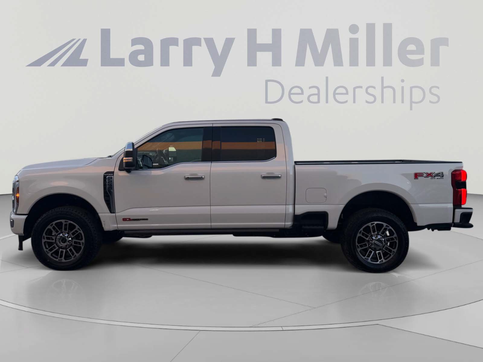 Used 2026 Ford F250 Platinum w/ Platinum Plus Package AWD/4WD image 2