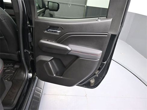 Used 2025 Chevrolet Colorado Z71 w/ Technology Package image 13