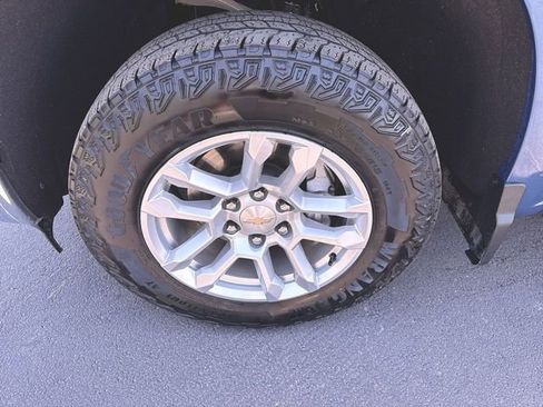 Used 2024 Chevrolet Silverado 1500 LT AWD/4WD image 32
