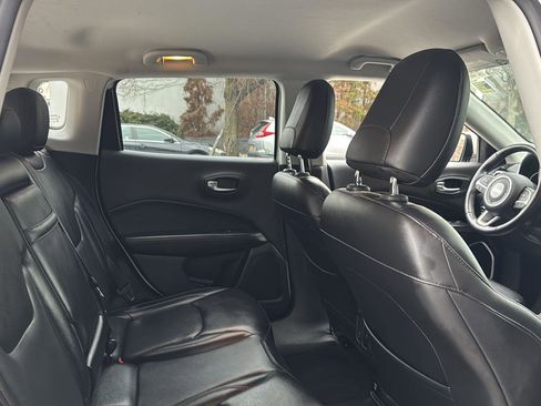 Used 2018 Jeep Compass Limited image 30