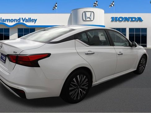 Used 2023 Nissan Altima 2.5 SV image 8