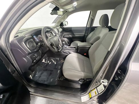 Used 2022 Toyota Tacoma SR w/ SR Convenience Package RWD image 15