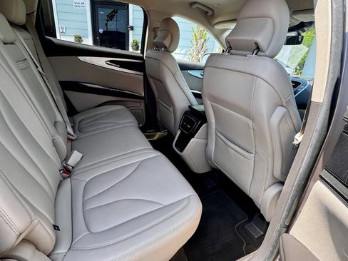 Used 2019 Lincoln Nautilus FWD image 13