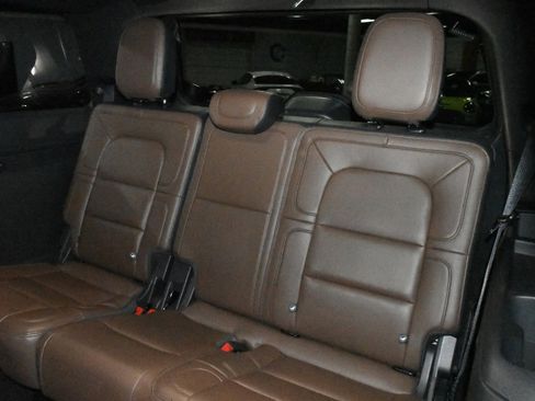Used 2023 Lincoln Navigator Reserve image 21