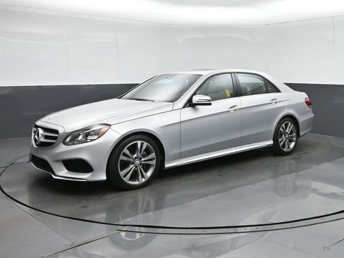 Used 2016 Mercedes-Benz E 350 Sedan w/ Premium Package image 3