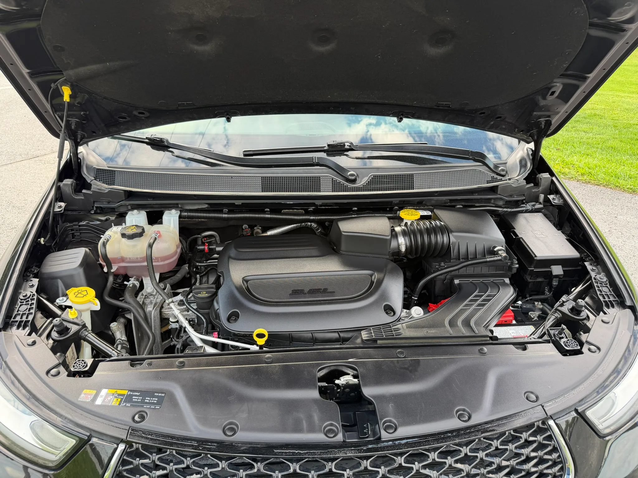 Used 2023 Chrysler Pacifica Touring-L FWD image 55