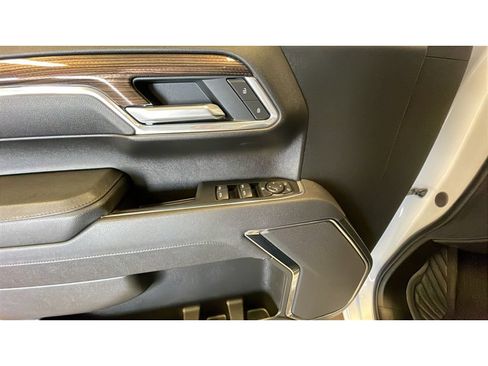 Used 2025 Chevrolet Silverado 1500 LT AWD/4WD image 10