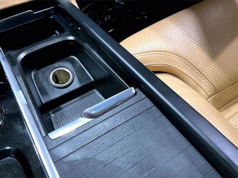 Certified 2024 Volvo XC90 T8 Ultimate w/ Protection Package Premier image 32