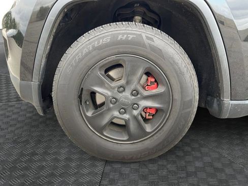 Used 2016 Jeep Grand Cherokee Laredo w/ Quick Order Package 23E image 9