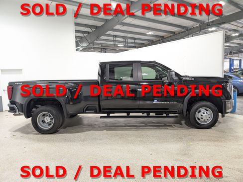 Used 2025 GMC Sierra 3500 Pro AWD/4WD image 2